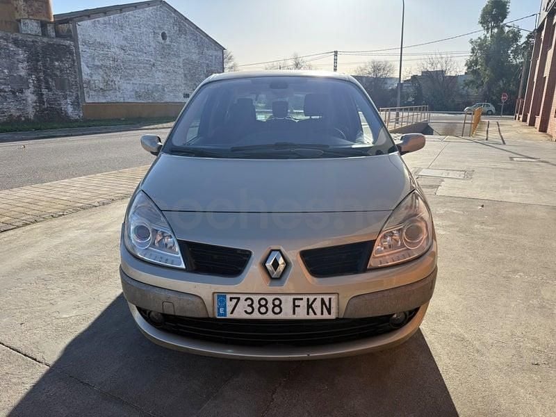 Usado Renault Scénic II Dynamique 110 CV (80 kW) 2006 Marrón Monovolumen