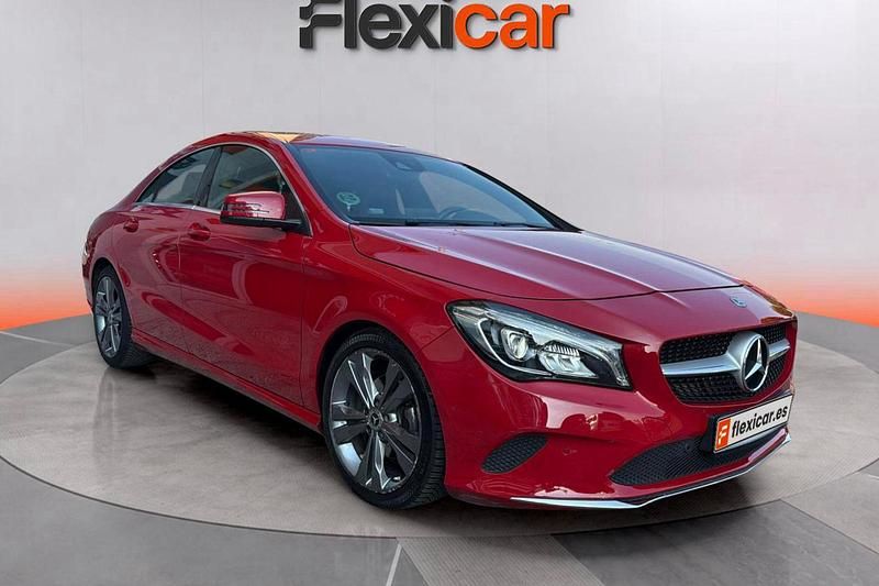 Rojo Usado 2017 Mercedes CLA180 Berlina | 18.790 € (Precio justo) - Imagen 1/4