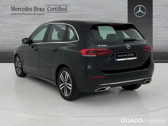 Usado Mercedes B200 163 CV (119 kW) 2023 Negro noche Monovolumen