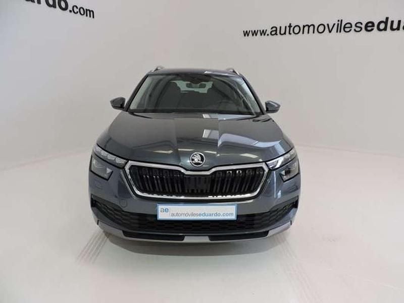 Usado Skoda Kamiq Style 116 CV (85 kW) 2020 Gris SUV