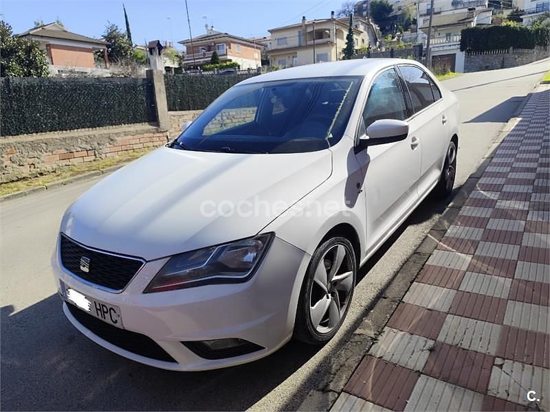 Usado Seat Toledo Style 105 CV (77 kW) 2013 Blanco Utilitario