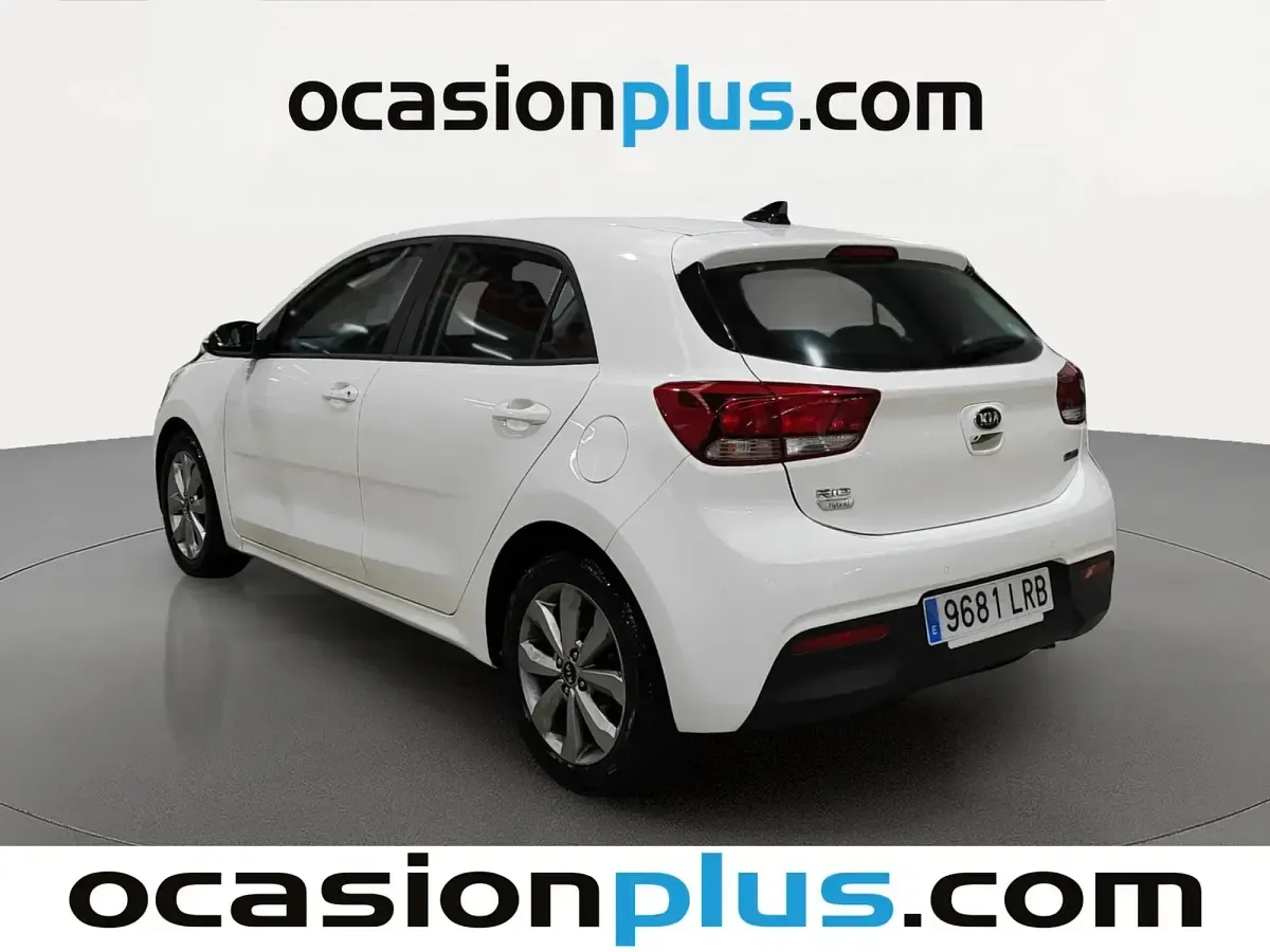 Usado Kia Rio 101 CV (74 kW) 2021 Blanco Utilitario