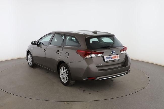 Usado Toyota Auris Hybrid Business Edition 140 CV (102 kW) 2018 Gris Familiar