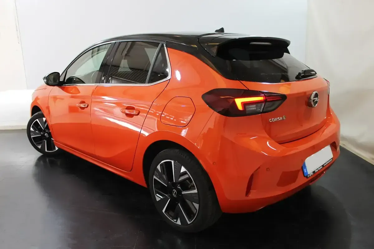 Usado Opel Corsa-e Elegance 100 kW (136 CV) 2020 Naranja Utilitario
