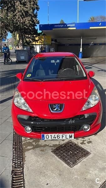 Usado Peugeot 207 90 CV (66 kW) 2007 Rojo Berlina