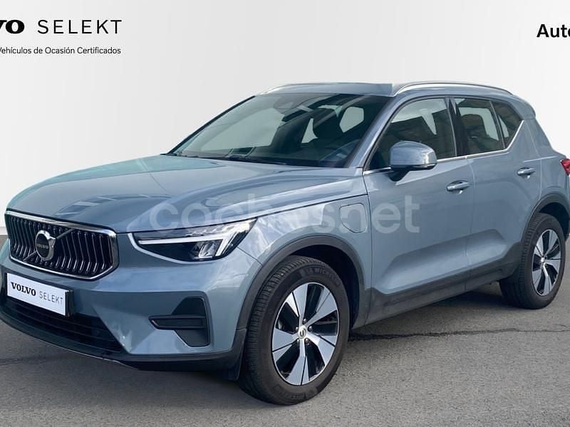 Gris Usado 2023 Volvo XC40 Core SUV | 36.700 € (Un poco caro) - Imagen 1/4