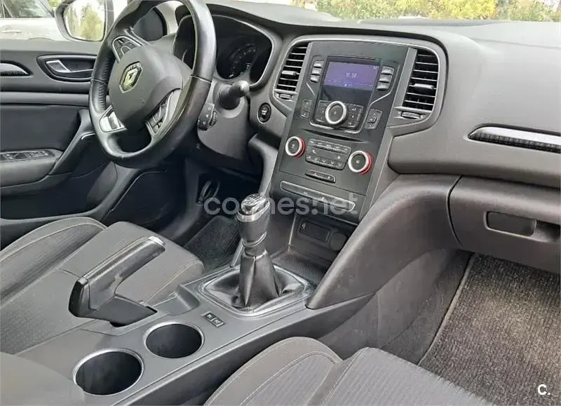 Usado Renault Mégane Business 90 CV (66 kW) 2016 Blanco Berlina