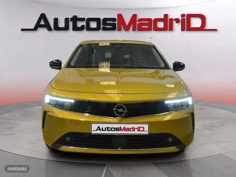 Usado Opel Astra Elegance 130 CV (95 kW) 2023 Amarillo Utilitario