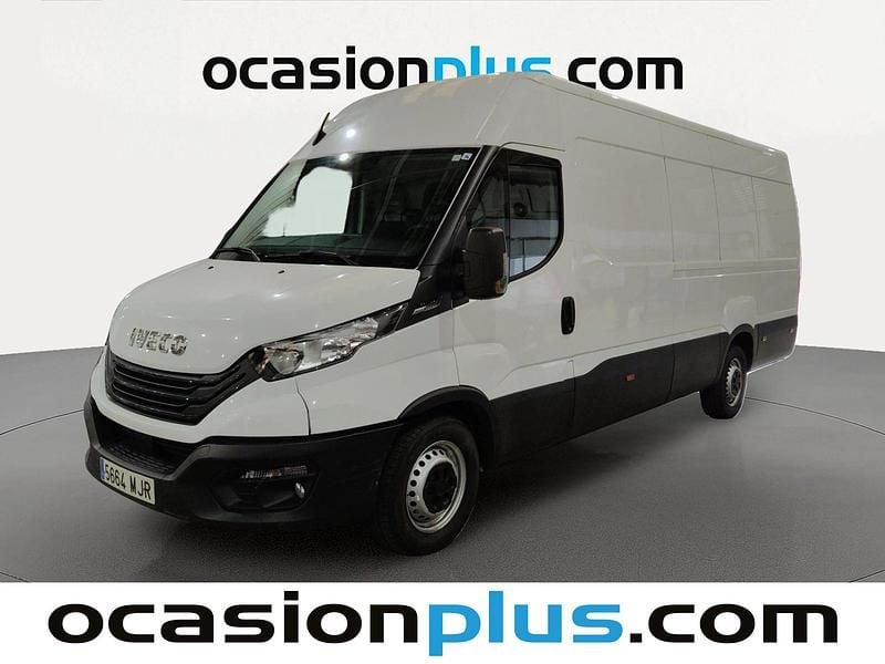 Blanco Usado 2023 Iveco Daily Familiar | 25.810 € (Super precio) - Imagen 1/4
