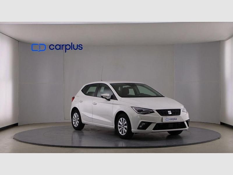 Usado Seat Ibiza Style 110 CV (80 kW) 2022 Blanco (sólido) Utilitario