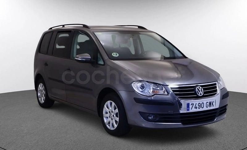 Usado VW Touran Edition 90 CV (66 kW) 2010 Gris / plata Monovolumen