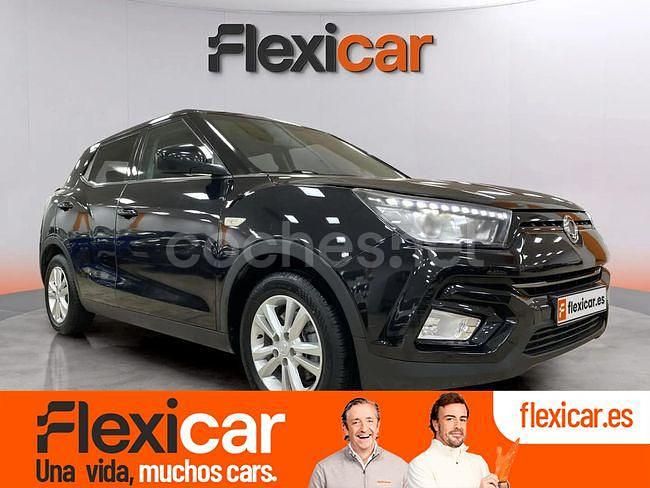 Negro Usado 2017 Ssangyong (KGM) Tivoli Limited SUV | 10.990 € - Imagen 1/4