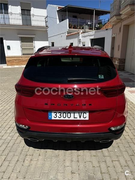 Usado Kia Sportage 132 CV (97 kW) 2021 Rojo SUV