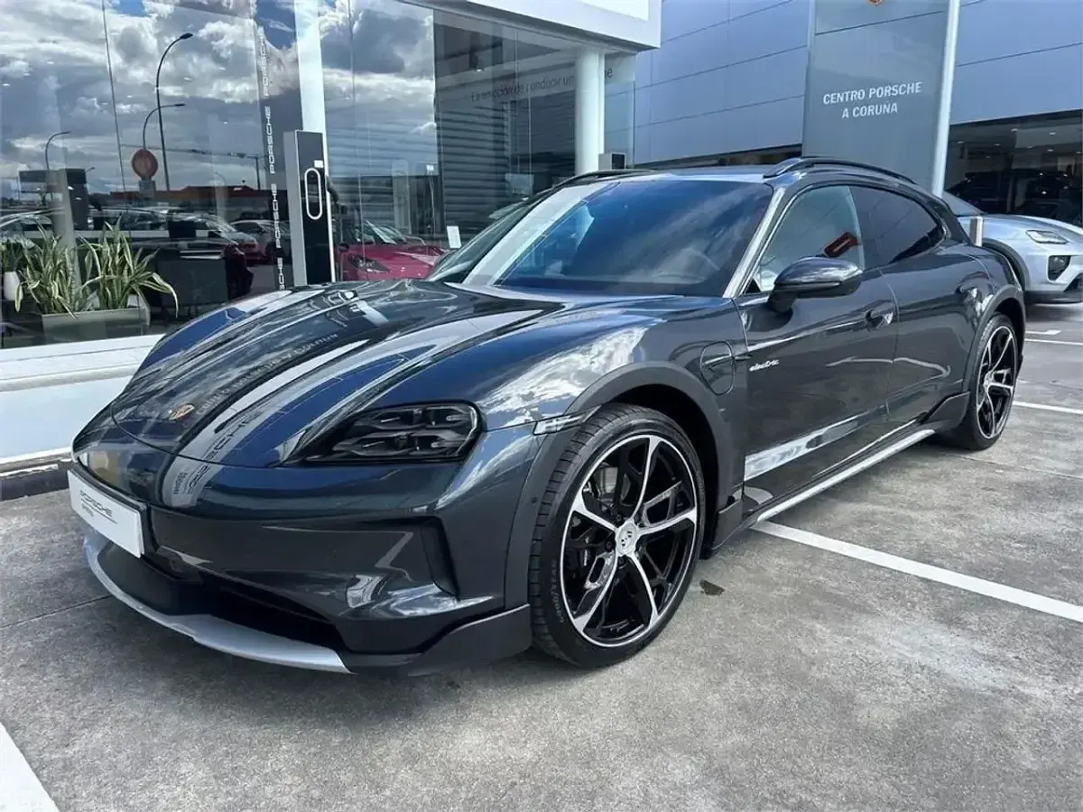 Käytetty Porsche Taycan 4S Cross Turismo 439 kW (598 HP) 2024 Sedan
