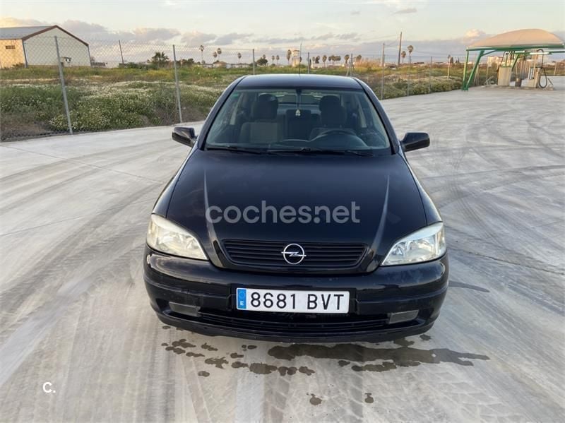 Usado Opel Astra Sport 100 CV (73 kW) 2002 Negro Berlina