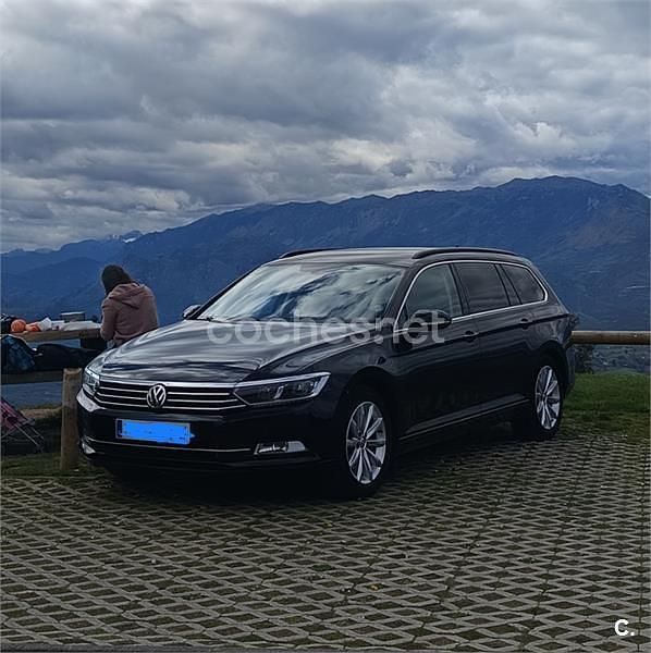 Usado VW Passat Sportline 150 CV (110 kW) 2018 Negro Familiar