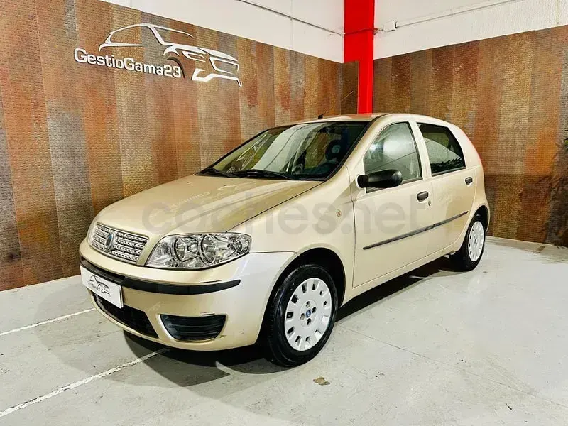 Usado Fiat Punto Classica 60 CV (44 kW) 2008 Beige Utilitario