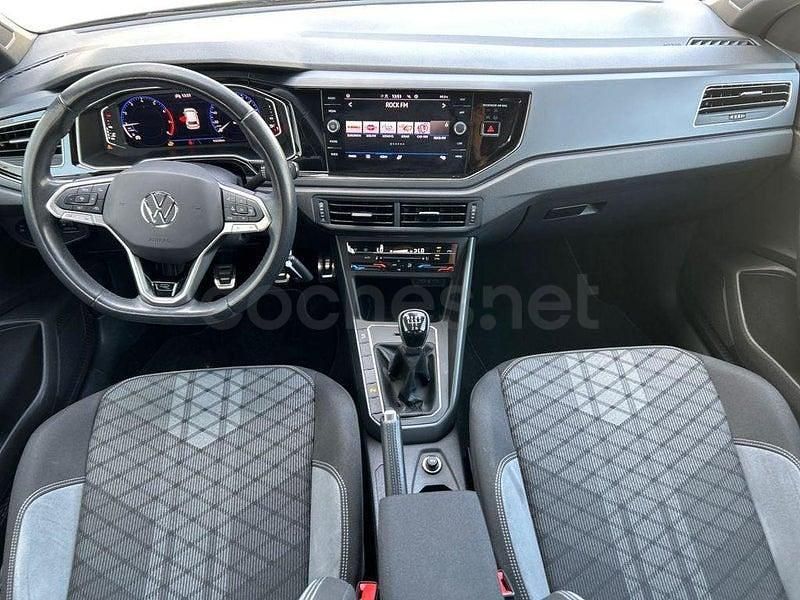Usado VW Polo R-line 95 CV (69 kW) 2022 Negro Utilitario