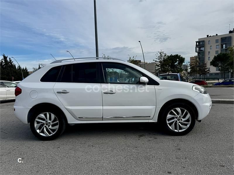 Usado Renault Koleos LIMITED 150 CV (110 kW) 2014 Blanco SUV