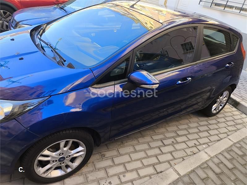 Usado Ford Fiesta Trend 82 CV (60 kW) 2017 Azul Berlina