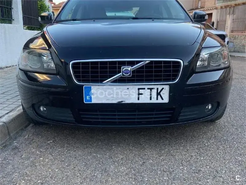 Usado Volvo S40 Momentum 109 CV (80 kW) 2007 Negro Berlina