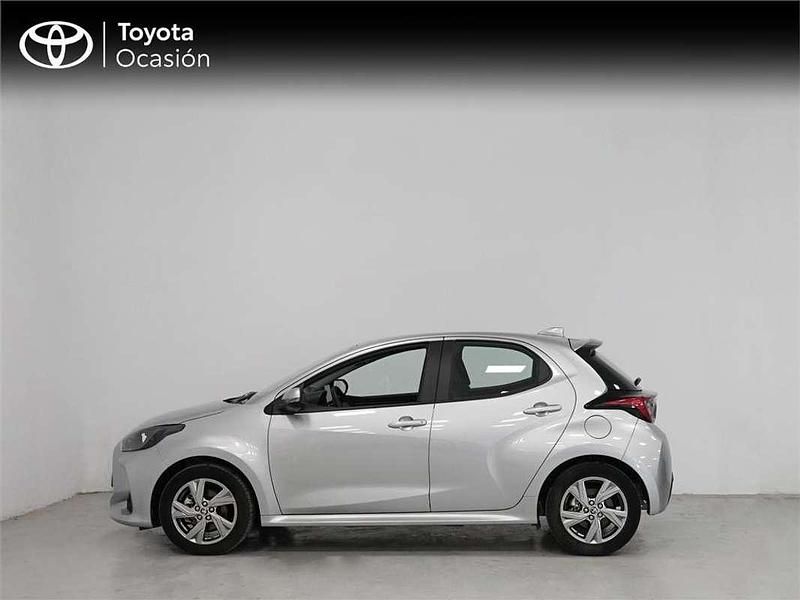 Usado Toyota Yaris Hybrid Active 116 CV (85 kW) 2025 Gris Monovolumen