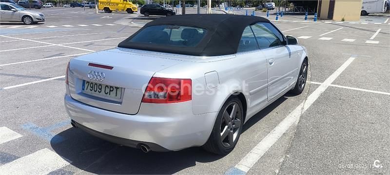 Usado Audi A4 Cabriolet 163 CV (119 kW) 2003 Gris / plata Descapotable