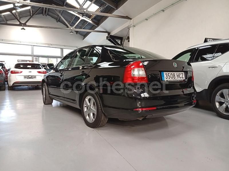 Usado Skoda Octavia Ambition 105 CV (77 kW) 2011 Negro Berlina