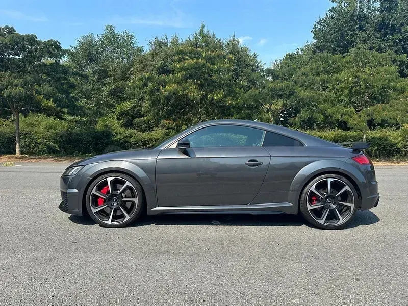 Usado Audi TT Exclusive 400 CV (294 kW) 2021 Gris / plata Coupe