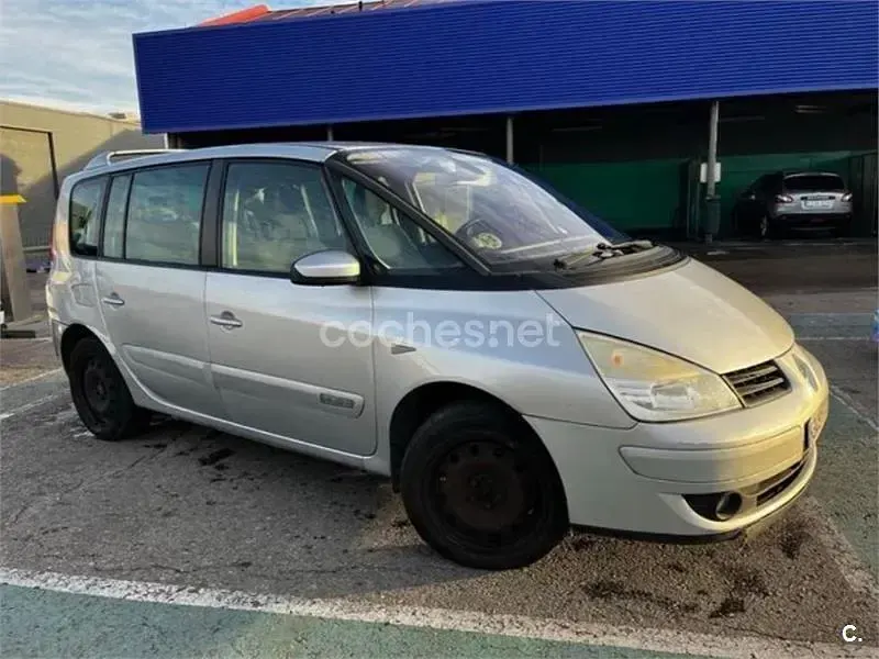 Usado Renault Espace Expression 150 CV (110 kW) 2007 Blanco Monovolumen