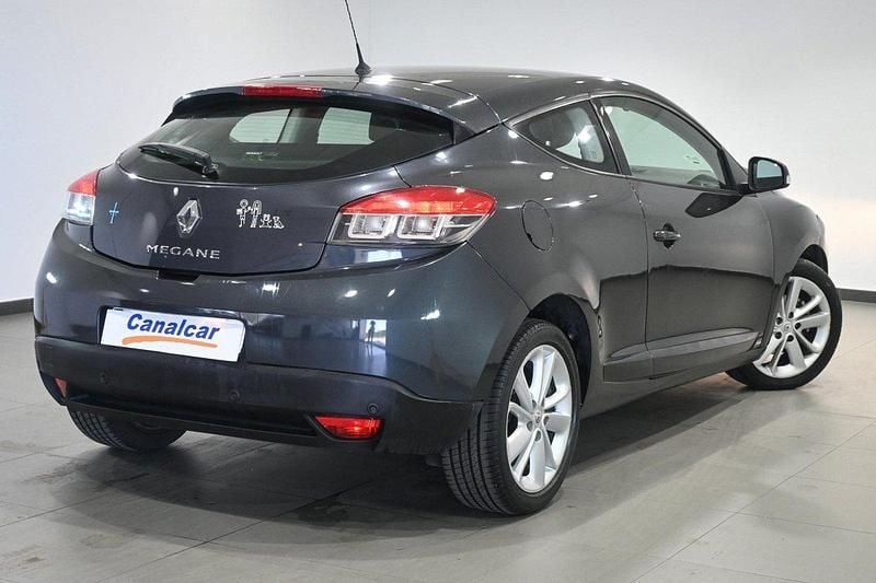 Usado Renault Mégane III Dynamique 130 CV (95 kW) 2013 Gris Coupe