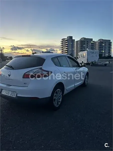 Usado Renault Mégane III LIMITED 110 CV (80 kW) 2015 Blanco Berlina