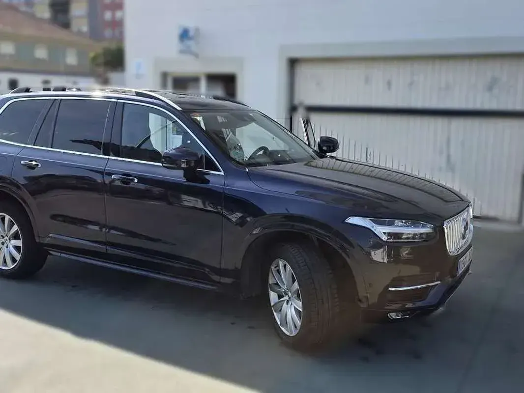 Usado Volvo XC90 Momentum 224 CV (164 kW) 2016 Azul SUV