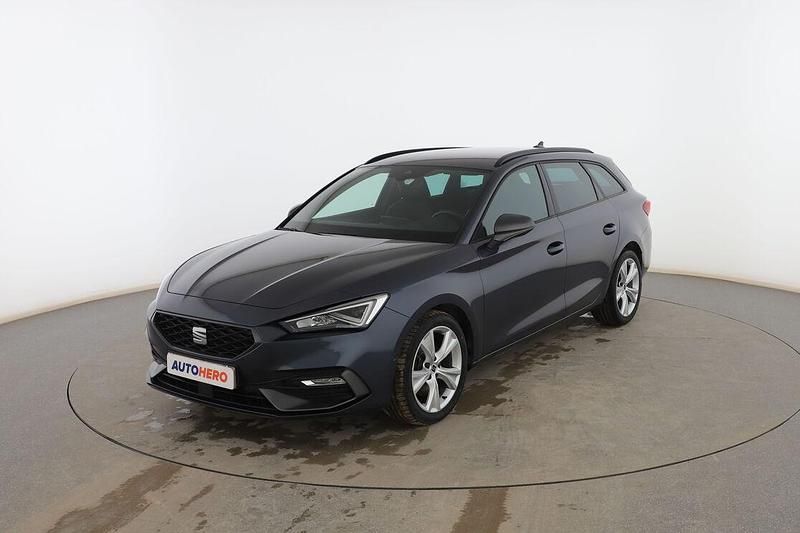 Usado Seat Leon FR 150 CV (110 kW) 2020 Gris Familiar