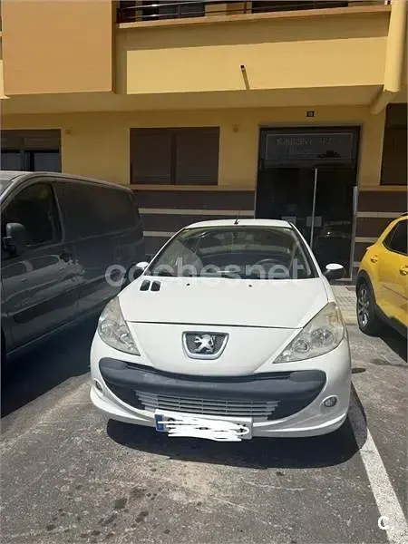 Usado Peugeot 206 75 CV (55 kW) 2010 Blanco Berlina