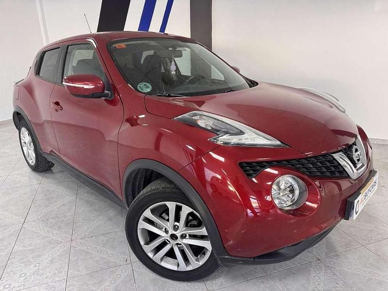 Usado Nissan Juke Acenta 110 HP (80 kW) 2016 Vermelho SUV