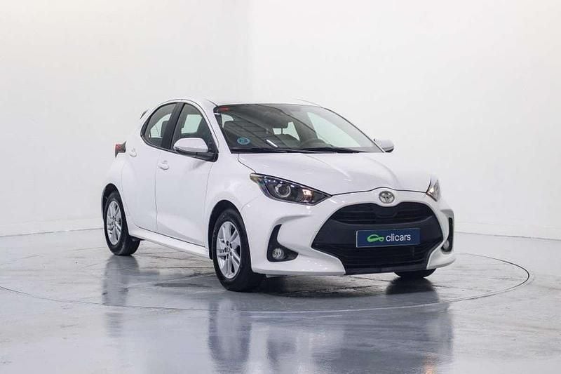 Usado Toyota Yaris Edition 125 CV (91 kW) 2021 Blanco Utilitario