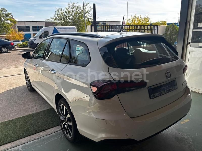 Usado Fiat Tipo Lounge 120 CV (88 kW) 2018 Blanco Familiar