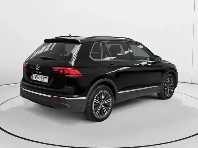 Usado VW Tiguan Life 150 CV (110 kW) 2022 Negro SUV
