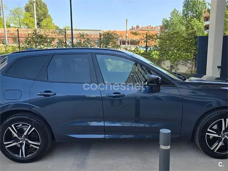 Usado Volvo XC60 R-Design 197 CV (144 kW) 2021 Azul SUV