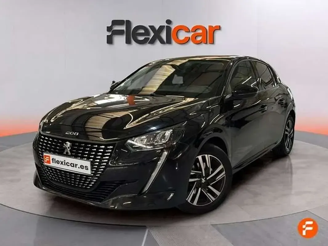 Usado Peugeot 208 Active 101 CV (74 kW) 2022 Negro Utilitario