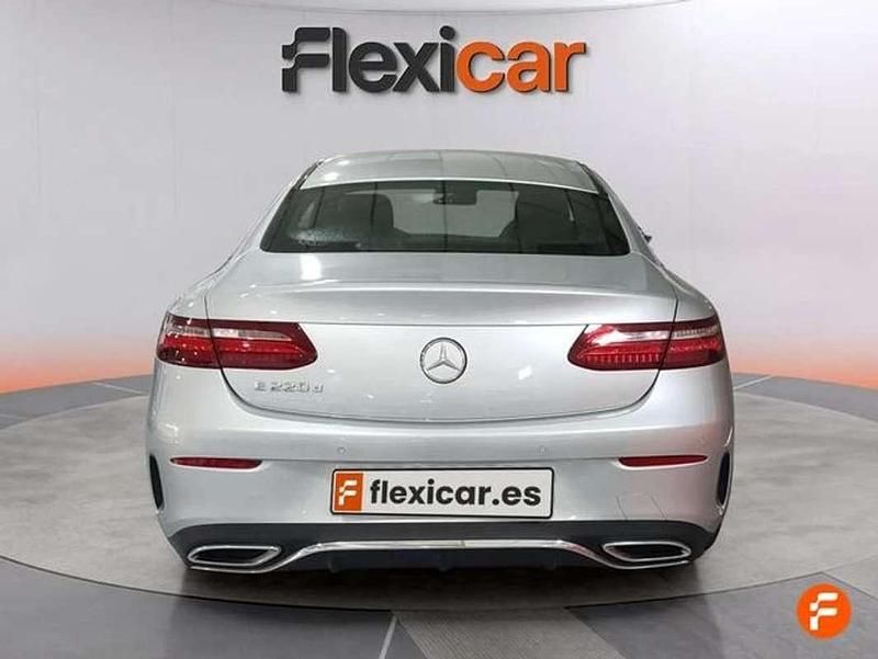 Usado Mercedes E220 194 CV (142 kW) 2019 Gris Coupe
