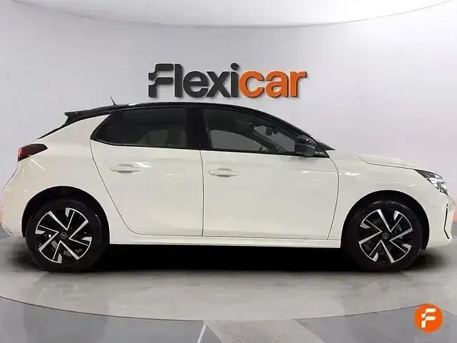 Usado Opel Corsa 100 CV (73 kW) 2024 Blanco Utilitario