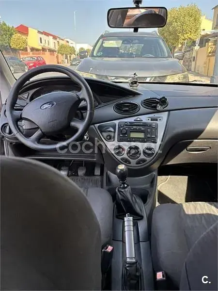 Usado Ford Focus Trend 115 CV (84 kW) 2003 Gris / plata Berlina