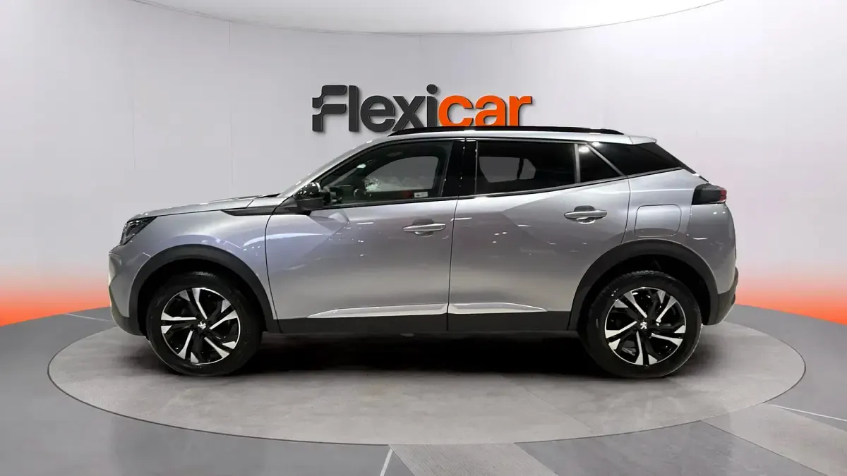 Usado Peugeot 2008 Allure 101 CV (74 kW) 2023 Gris SUV