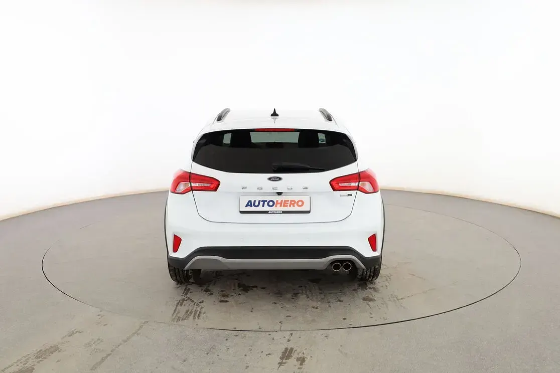 Usado Ford Focus Active 125 CV (91 kW) 2021 Blanco Berlina