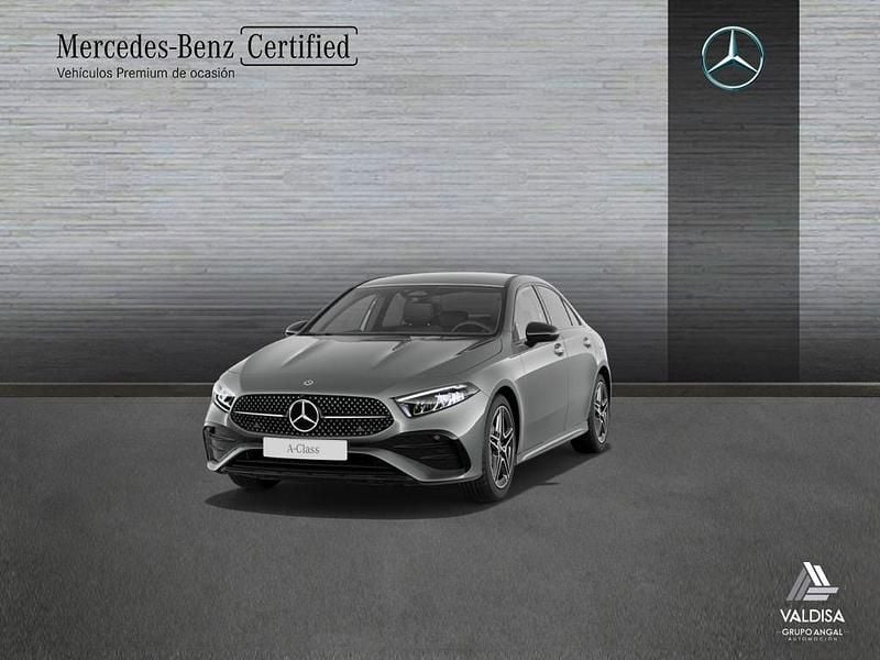 Gris Nuevo 2025 Mercedes A180 Berlina | 36.900 € (Precio justo) - Imagen 1/4