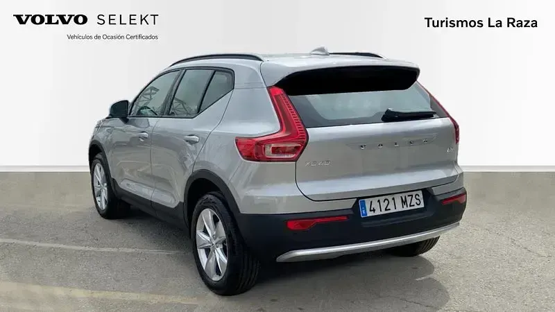 Usado Volvo XC40 163 HP (119 kW) 2025 Cinzento SUV