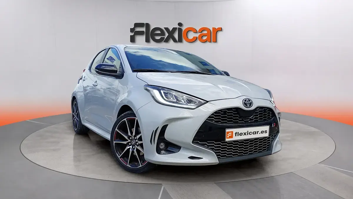 Usado Toyota Yaris Hybrid Sport 116 CV (85 kW) 2023 Berlina