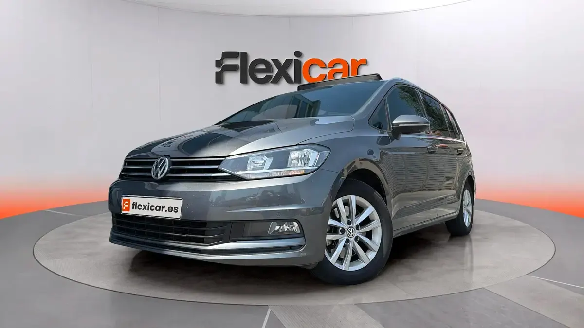 Usado VW Touran Advance 150 CV (110 kW) 2019 Gris Monovolumen